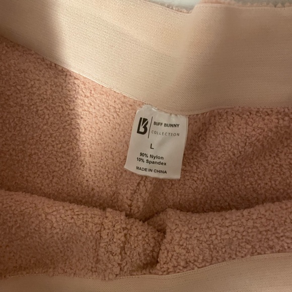 Pink loop yarn shorts set Buffbunny - Picture 6 of 8